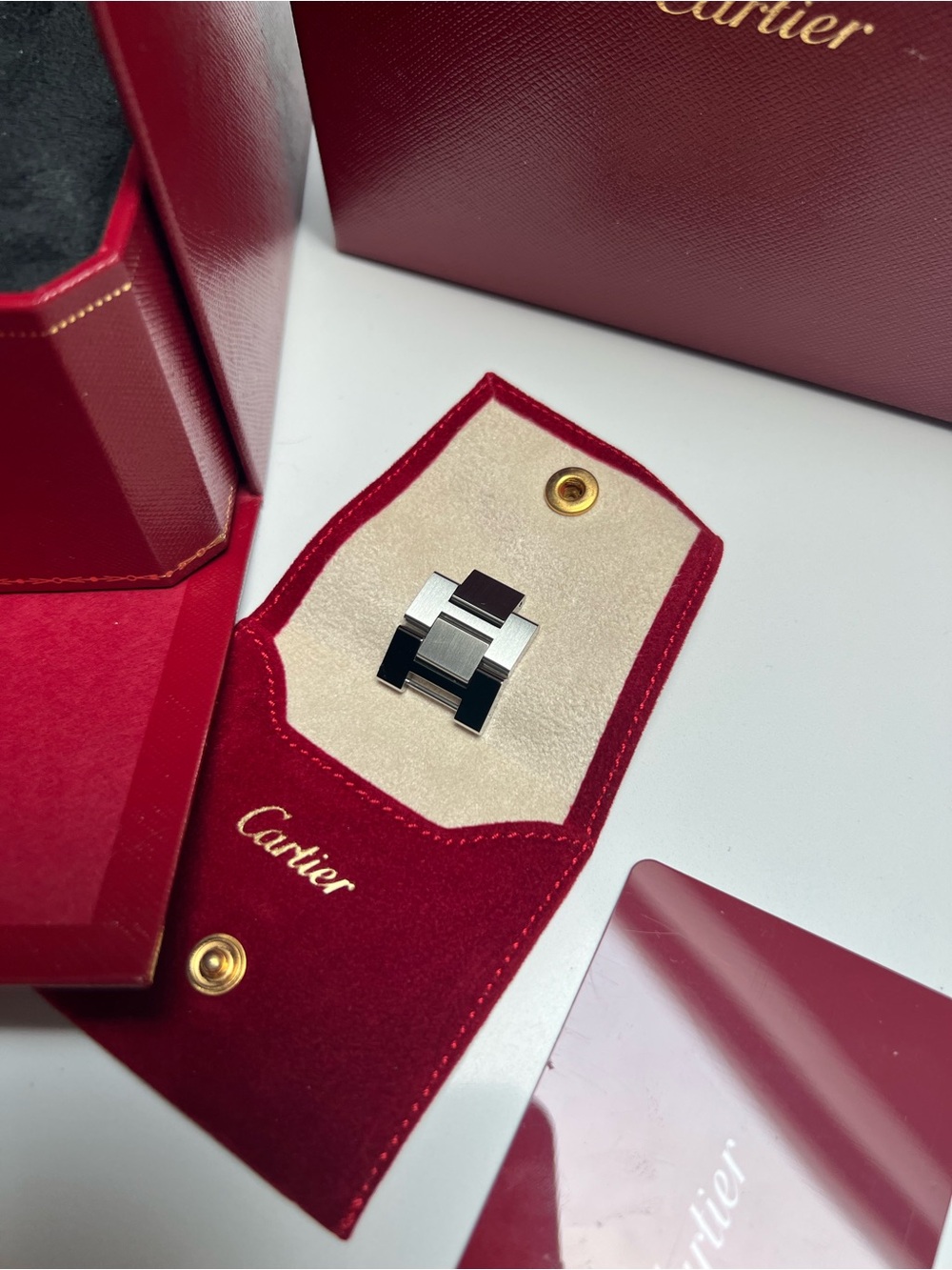 Cartier Tank Solo Large -full set/discontinued piece so adds extra value & desir - Picture 9 of 14